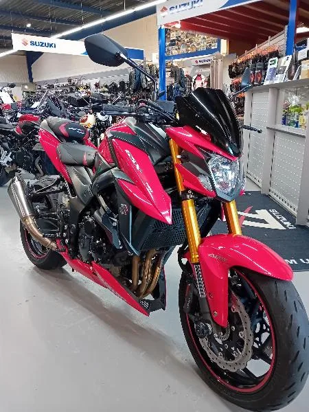 GSXS 750