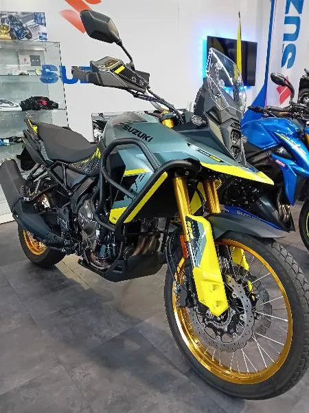 DL VSTROM 800DE