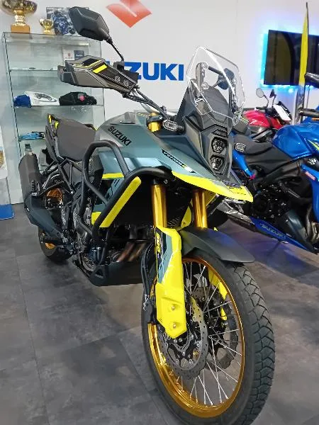 DL VSTROM 800DE