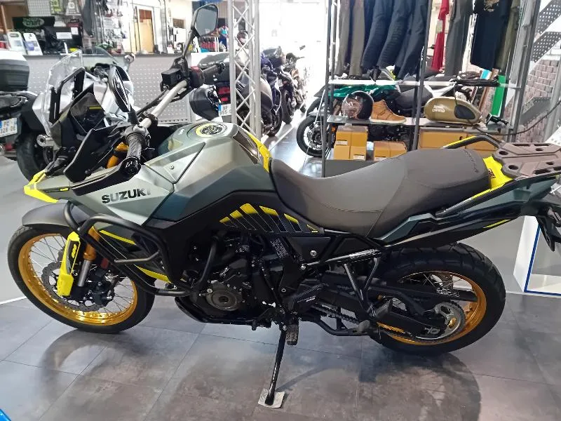DL VSTROM 800DE