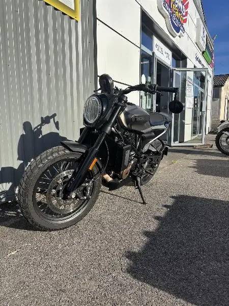 SVARTPILEN 701