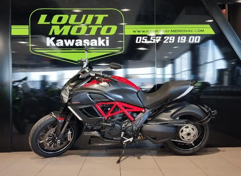 DIAVEL CARBON
