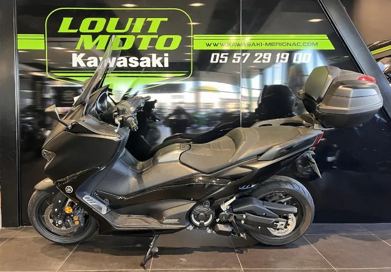XP TMAX 560