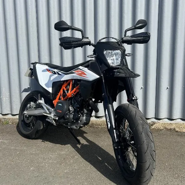 690 SMC R
