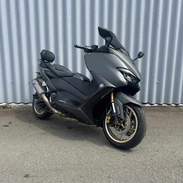 TMAX 560