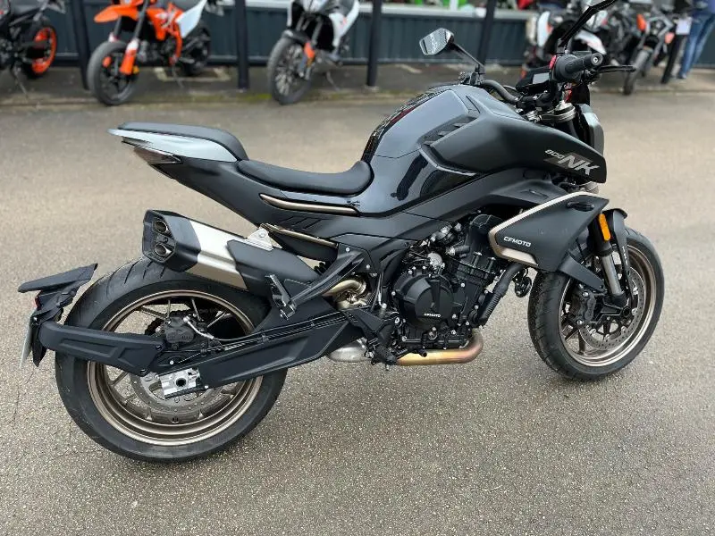 NK 800 SPORT