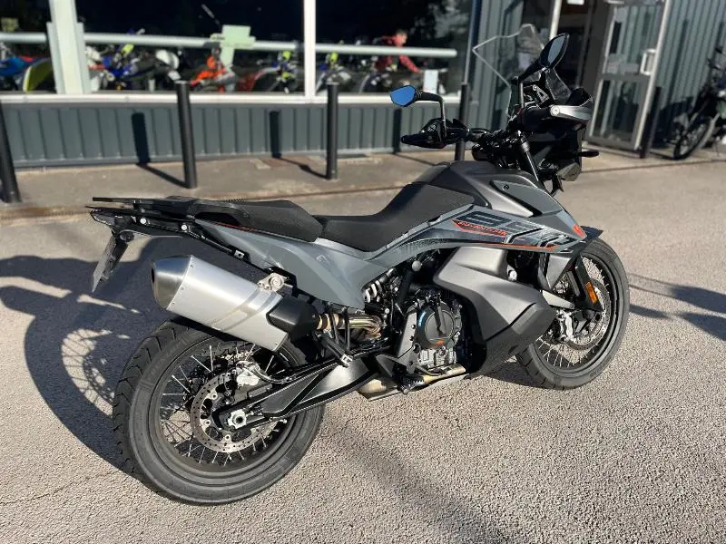 890 ADVENTURE L