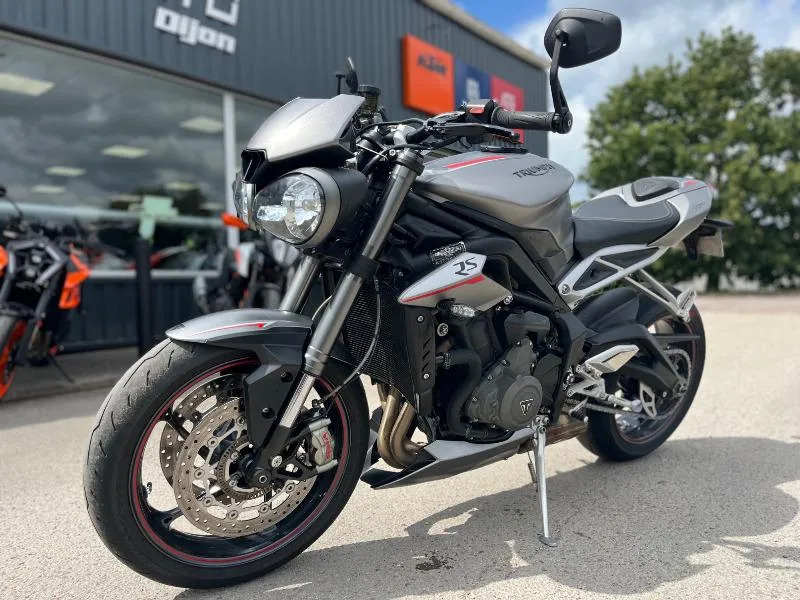 STREET TRIPLE 675 RS
