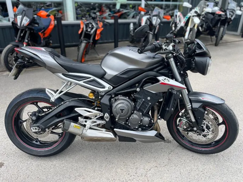 STREET TRIPLE 675 RS