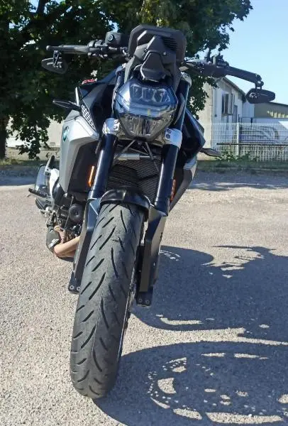F 900 R