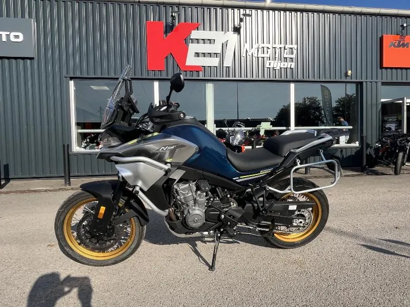MT 800 TOURING