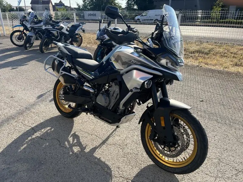 MT 800 TOURING