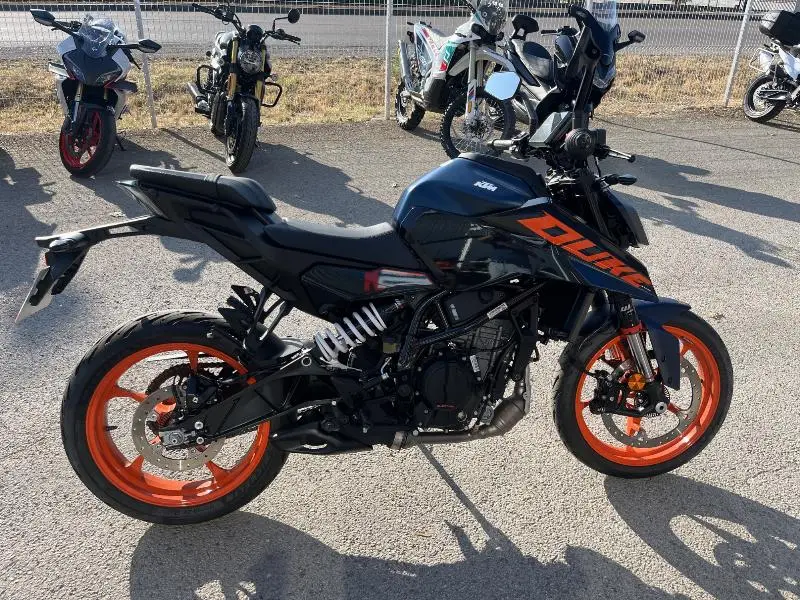 125 DUKE