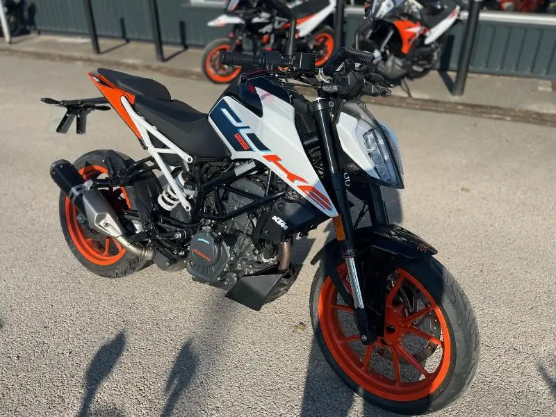 125 DUKE ABS