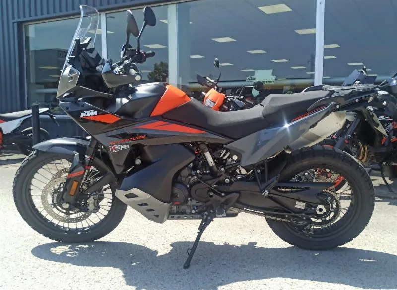 890 ADVENTURE
