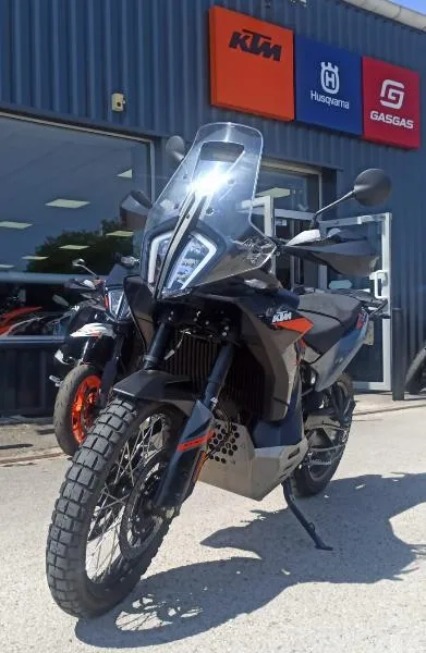 890 ADVENTURE