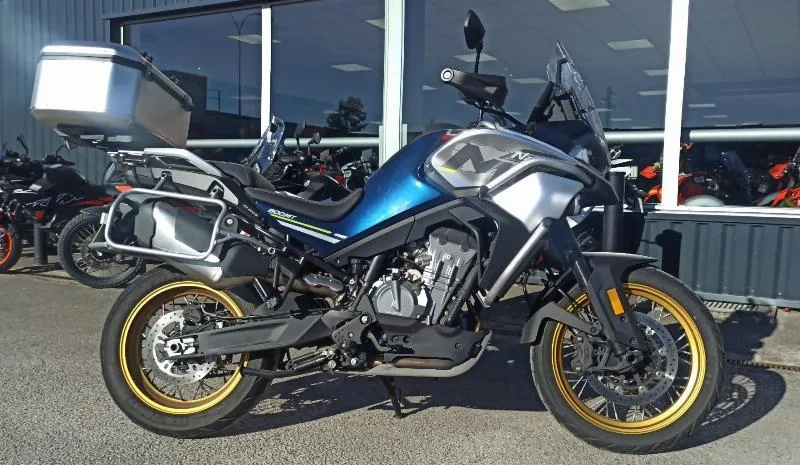 MT 800 TOURING