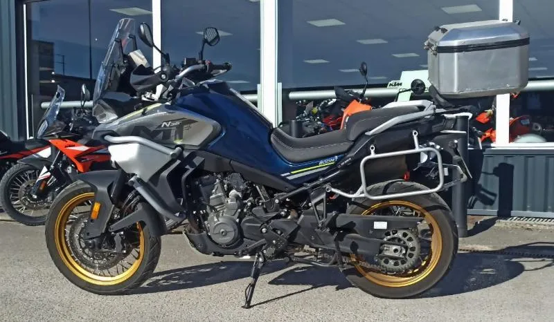 MT 800 TOURING