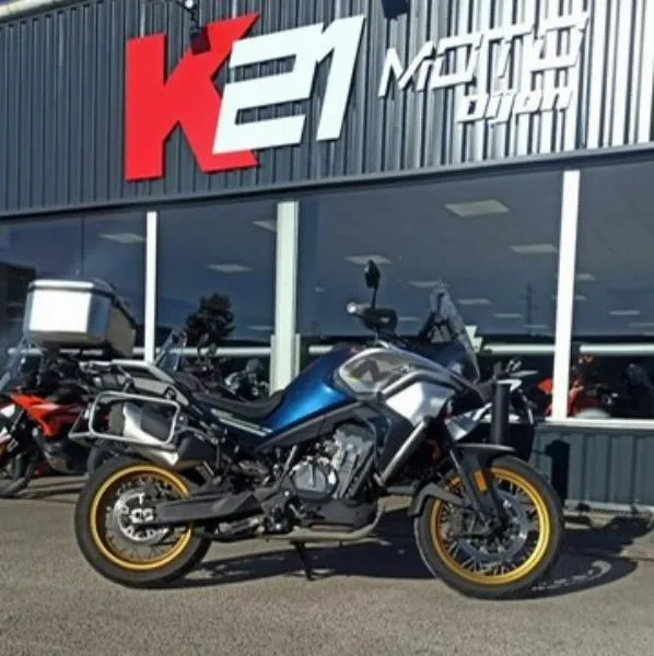 MT 800 TOURING