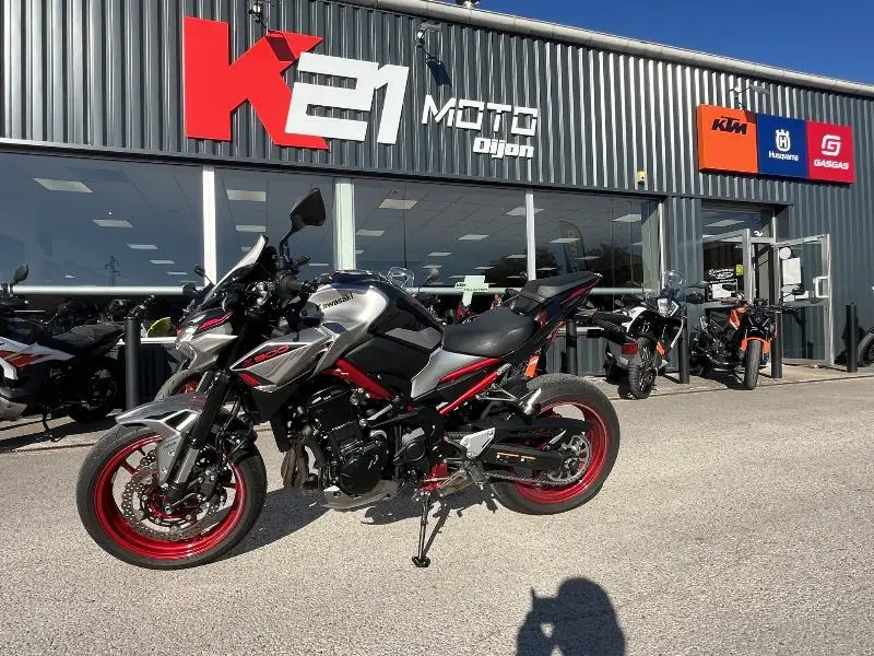 Z 900