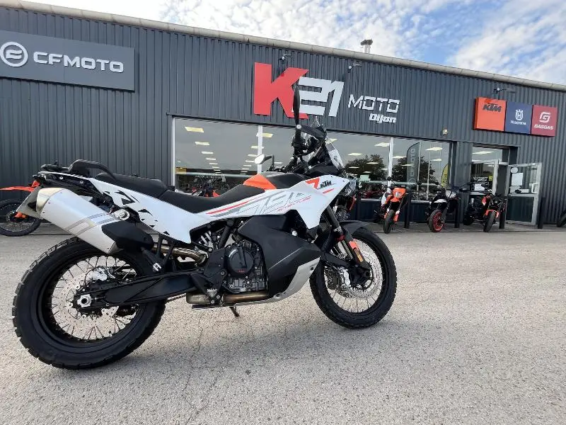 790 ADVENTURE