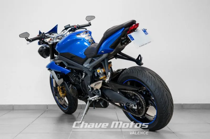 STREET TRIPLE 675