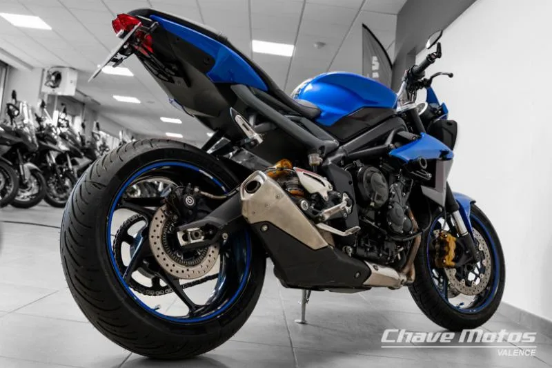 STREET TRIPLE 675