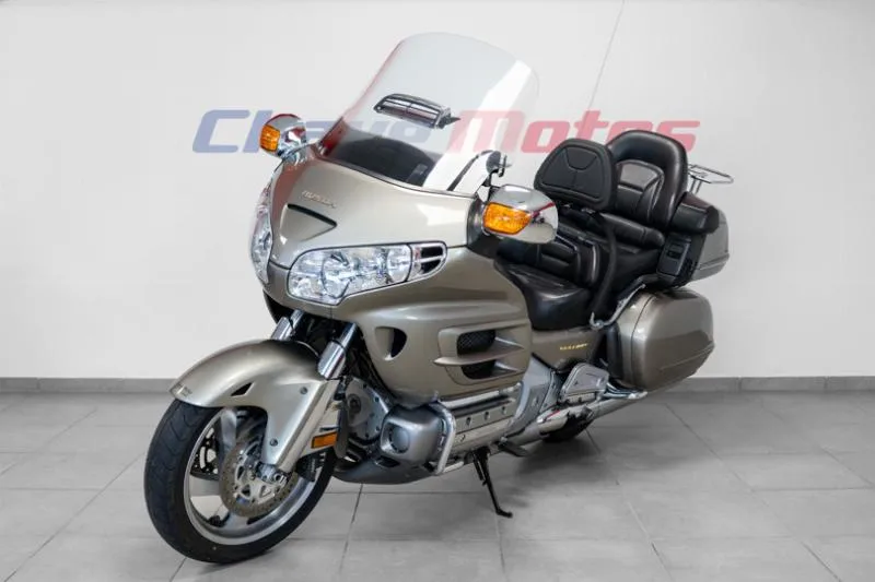 GL1800 GOLDWING