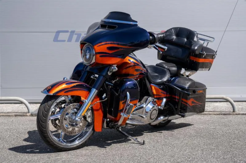 TOURING STREET GLIDE 1800 CVO