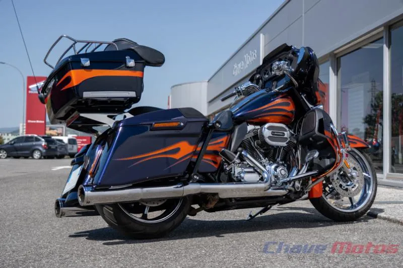 TOURING STREET GLIDE 1800 CVO