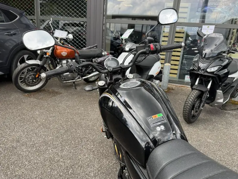XSR 125 Legacy