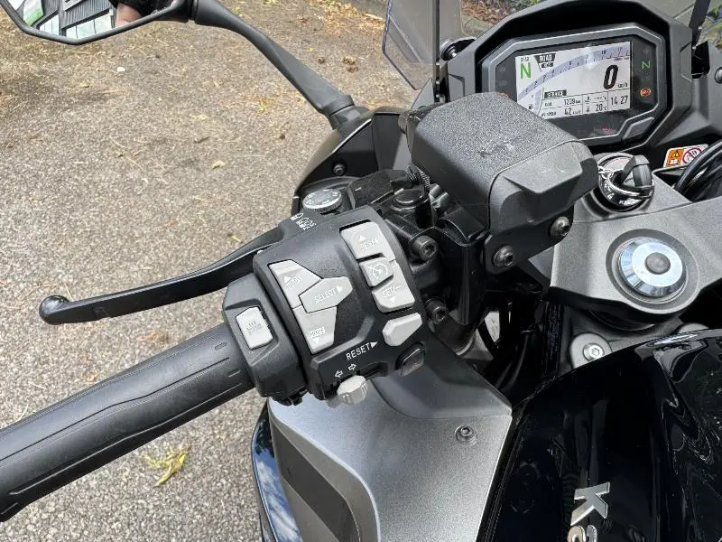 NINJA 1100 SX SE