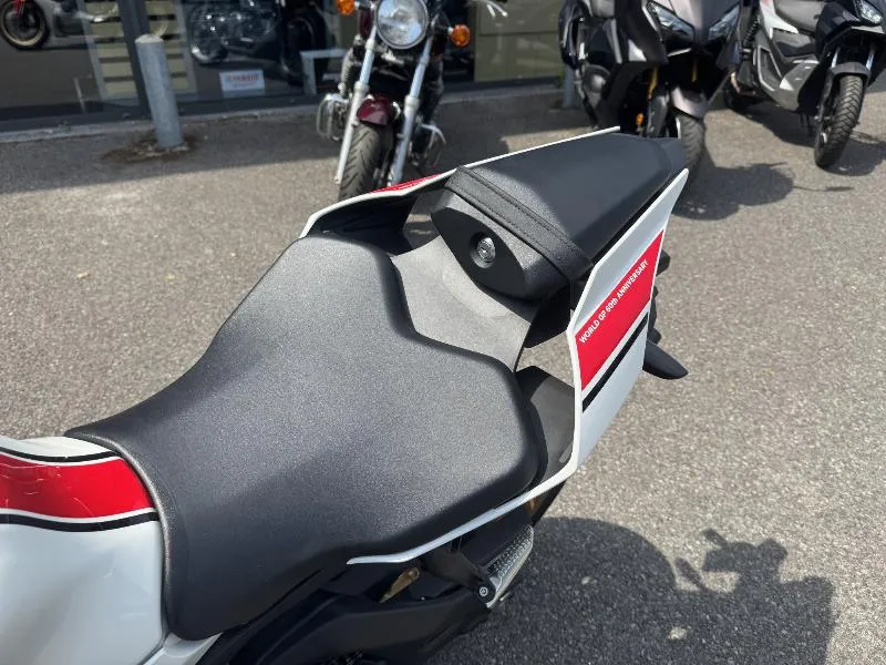 YZFR1 WORLD GP 60TH ANNIVERSARY
