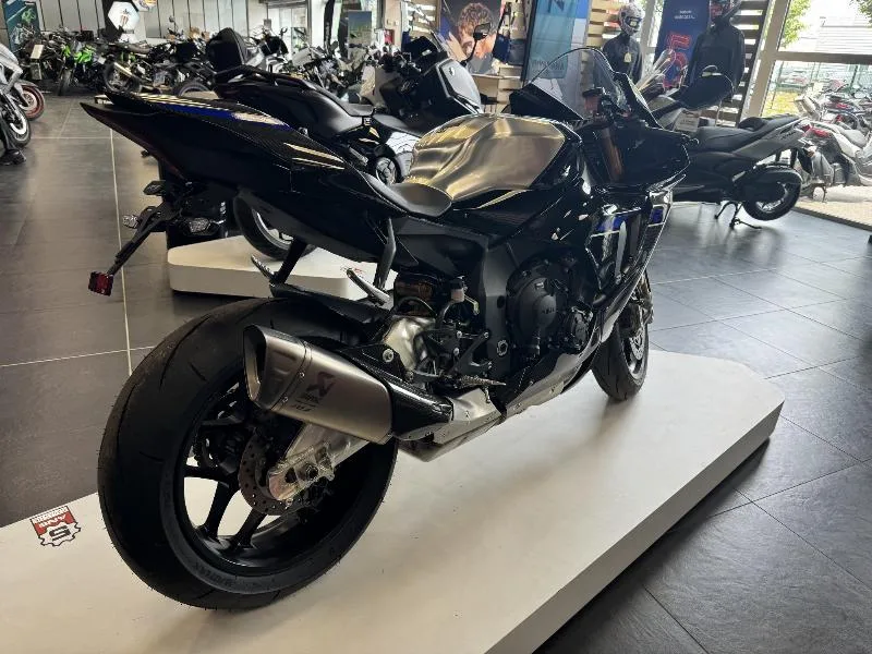 R1M