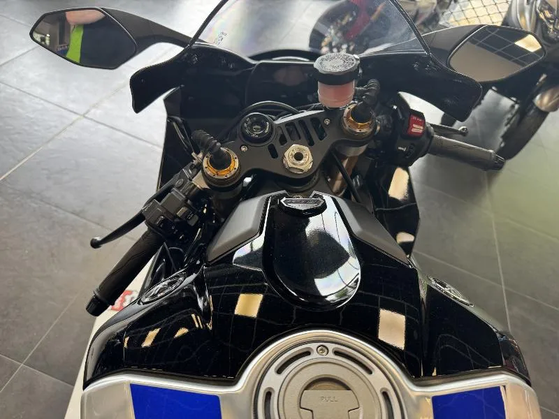 R1M