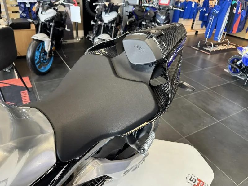 R1M