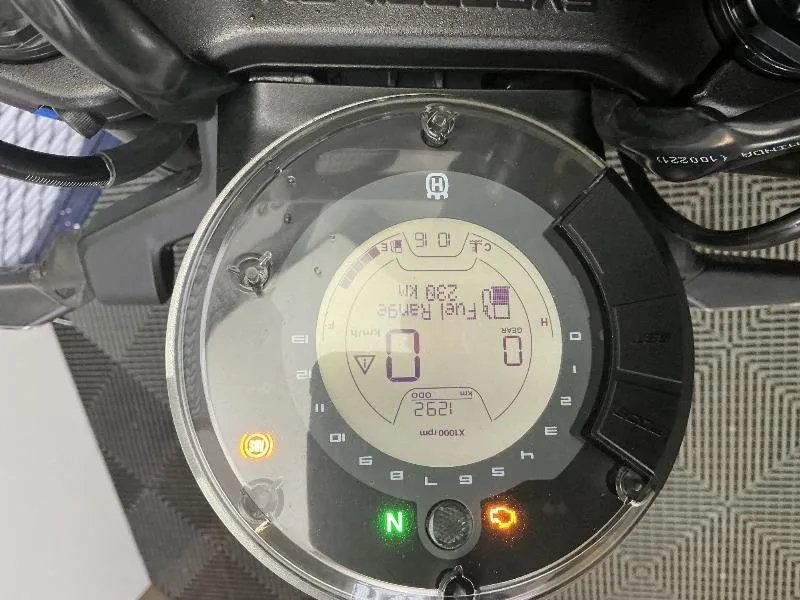 SVARTPILEN 125 ABS