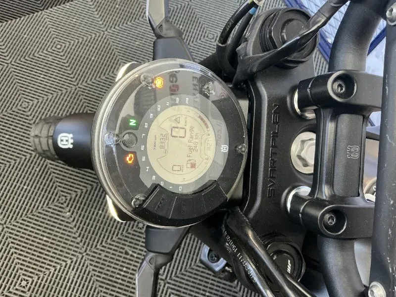 SVARTPILEN 125 ABS