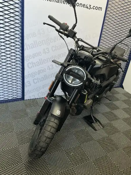 SVARTPILEN 125 ABS