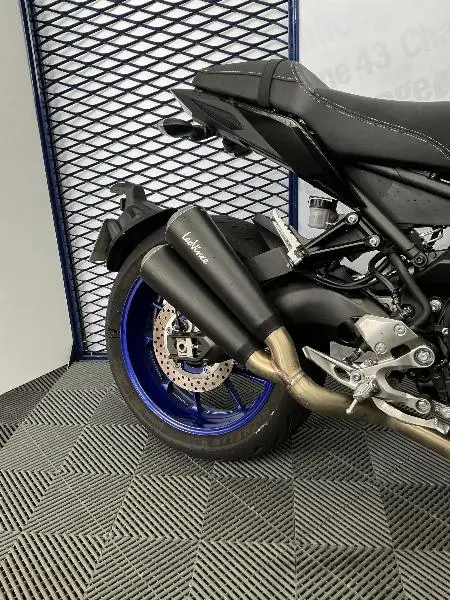 MT09