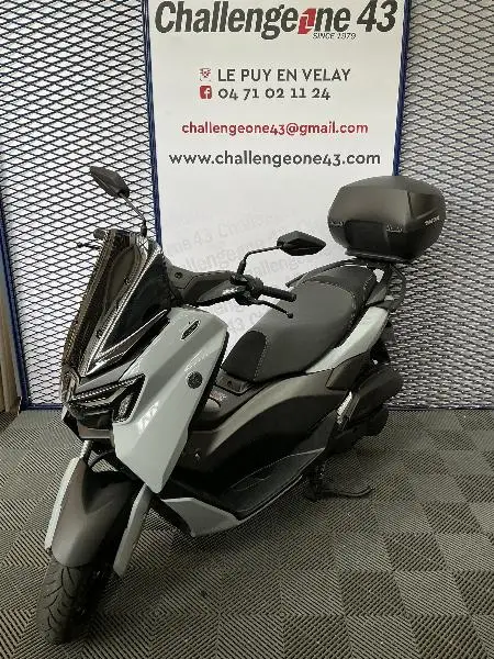 NMAX 125 TECH MAX