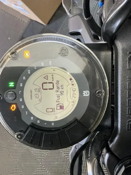 SVARTPILEN 125 ABS
