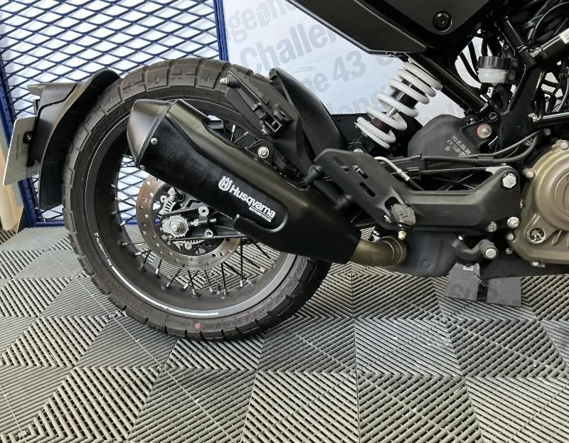 SVARTPILEN 125 ABS