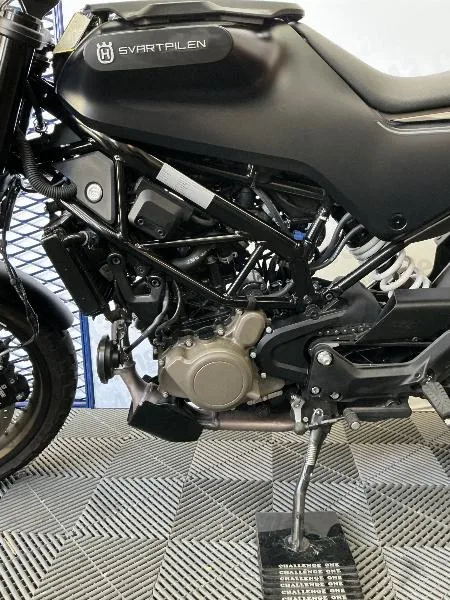 SVARTPILEN 125 ABS