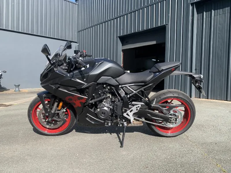 GSX8R