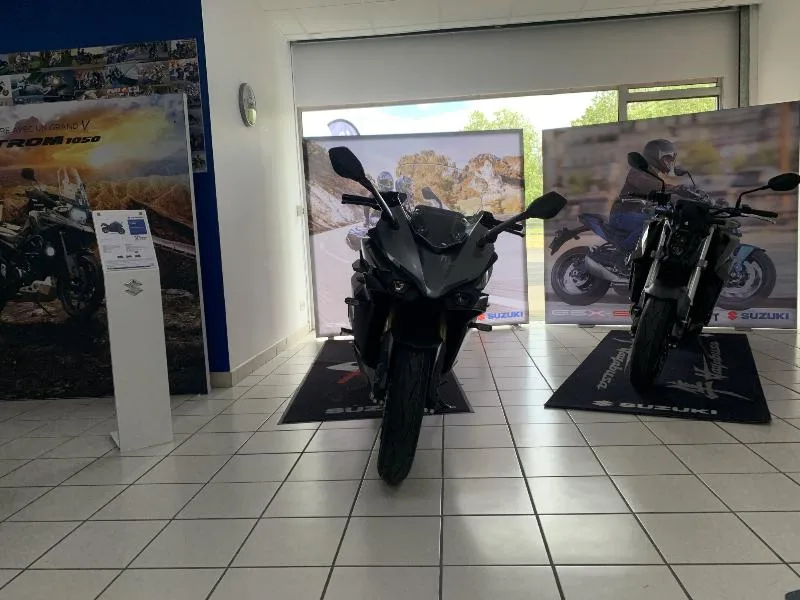 GSXS 1000 GT