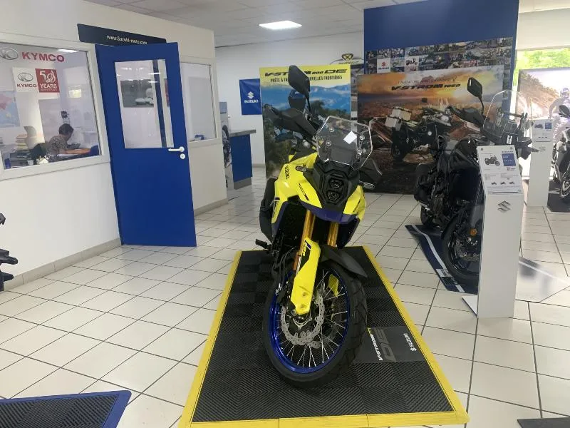 DL VSTROM 800DE