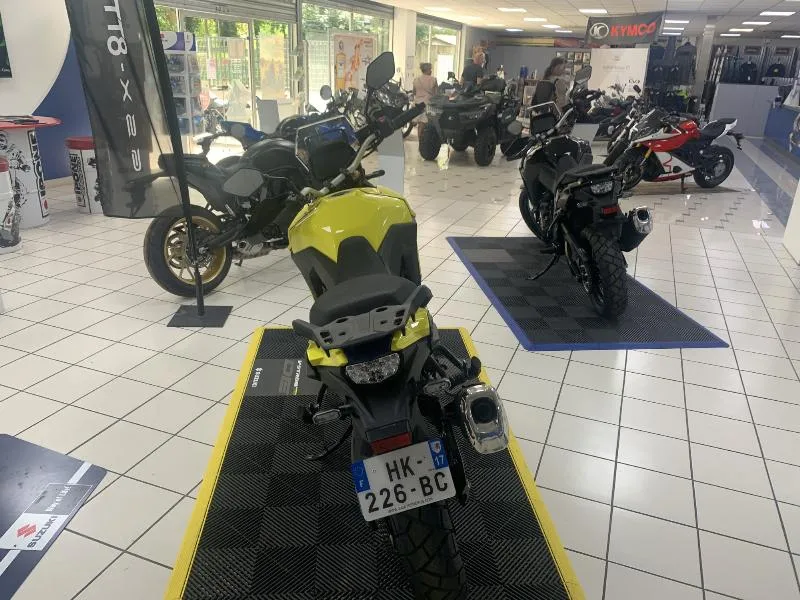 DL VSTROM 800DE
