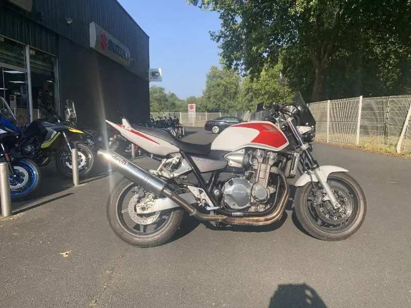 CB 1300