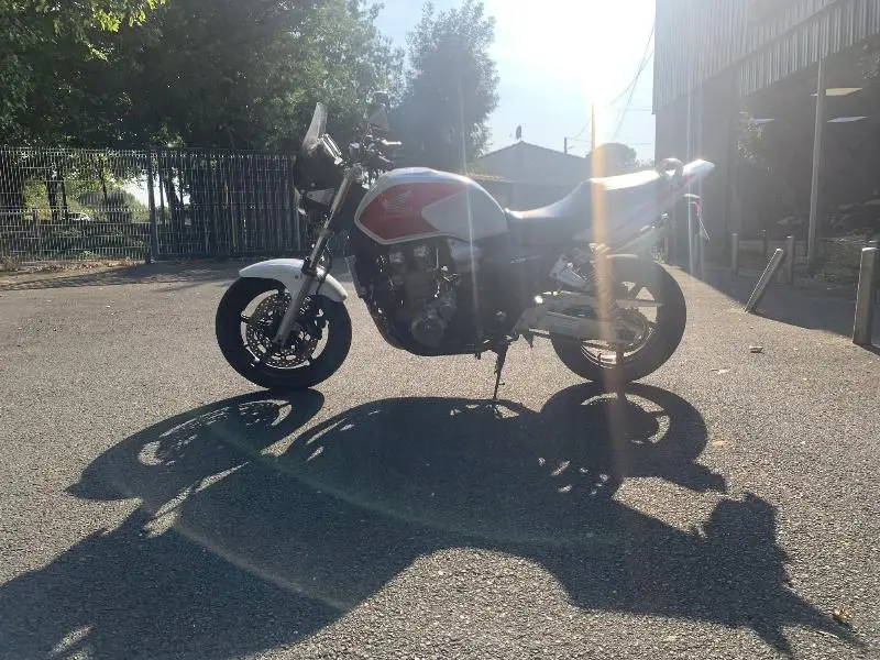 CB 1300